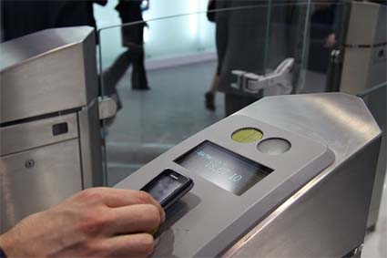 NFC-решение от МТС для оплаты проезда в московском метро с мобильного телефона